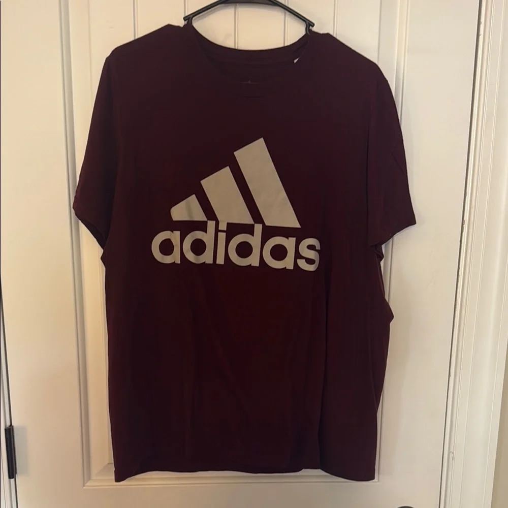 Adidas Men's Maroon T-Shirt size Large  like new!